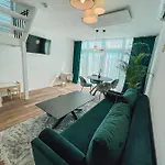 Dream House With Private Swimming Pool, Hot Tub And Sauna Villa *