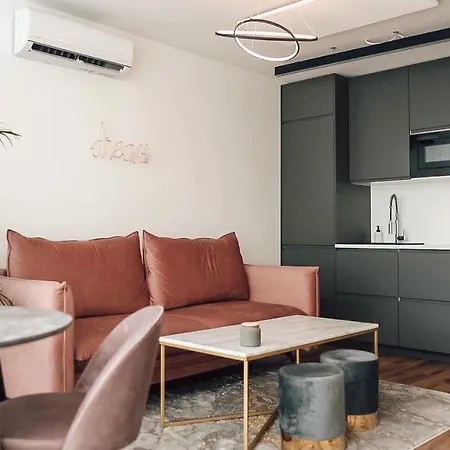 Вилла Dream House With Private Swimming Pool, Hot Tub And Sauna Паланга
