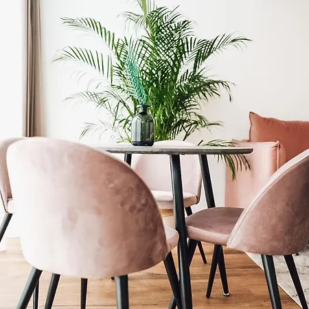 Dream House With Private Swimming Pool, Hot Tub And Sauna *