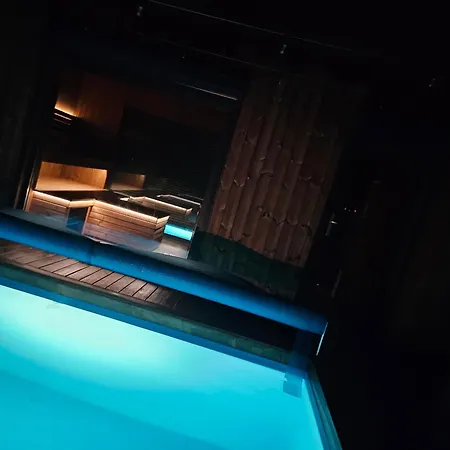 Dream House With Private Swimming Pool, Hot Tub And Sauna *