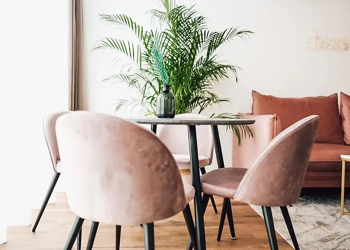 Dream House With Private Swimming Pool, Hot Tub And Sauna *