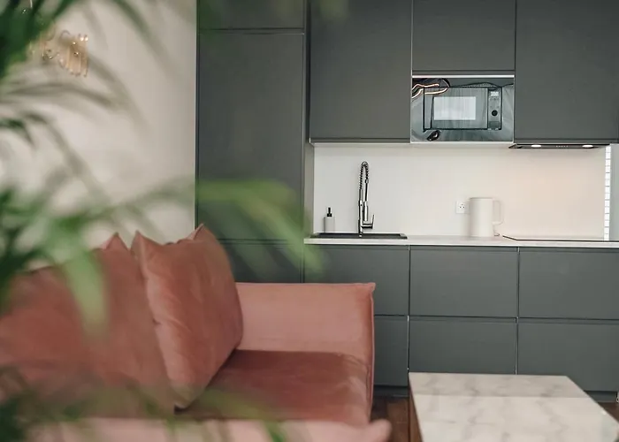 Dream House With Private Swimming Pool, Hot Tub And Sauna