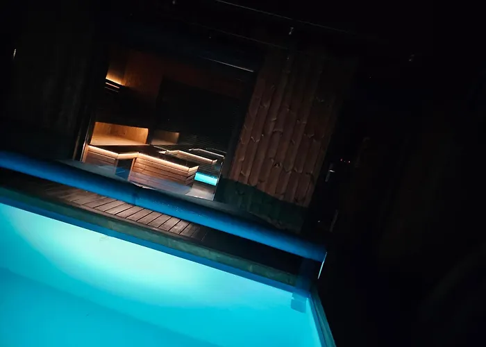 Dream House With Private Swimming Pool, Hot Tub And Sauna *