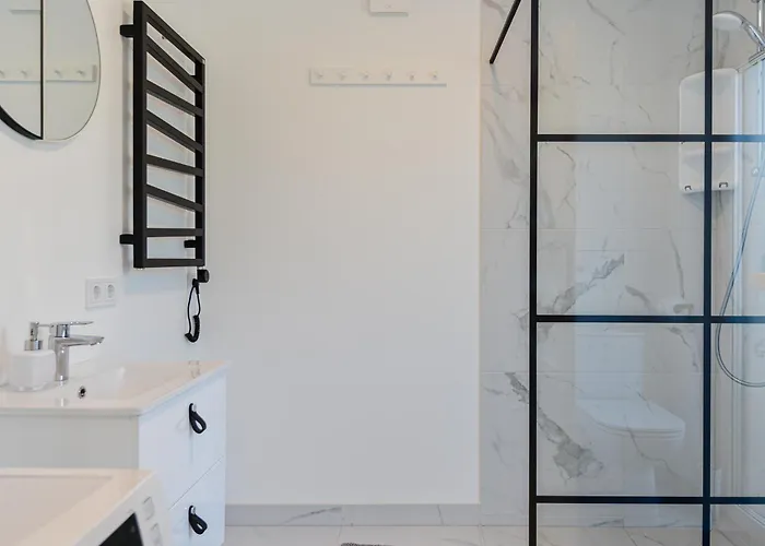 Dream House With Private Swimming Pool, Hot Tub And Sauna *